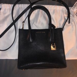 Michael Kors small leather Merser bag😍